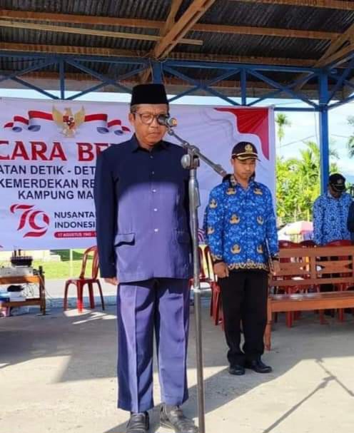 Drs H. Suroto Sukses Pimpin Upacara Bendera HUT RI ke 79 di Lapangan Sepakbola Kampung Macuan