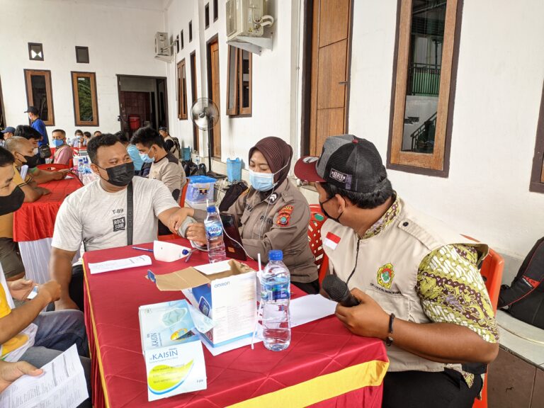 Gerai Vaksinasi Polres Manokwari bersama LDII, Tingkatkan Herd Immunity
