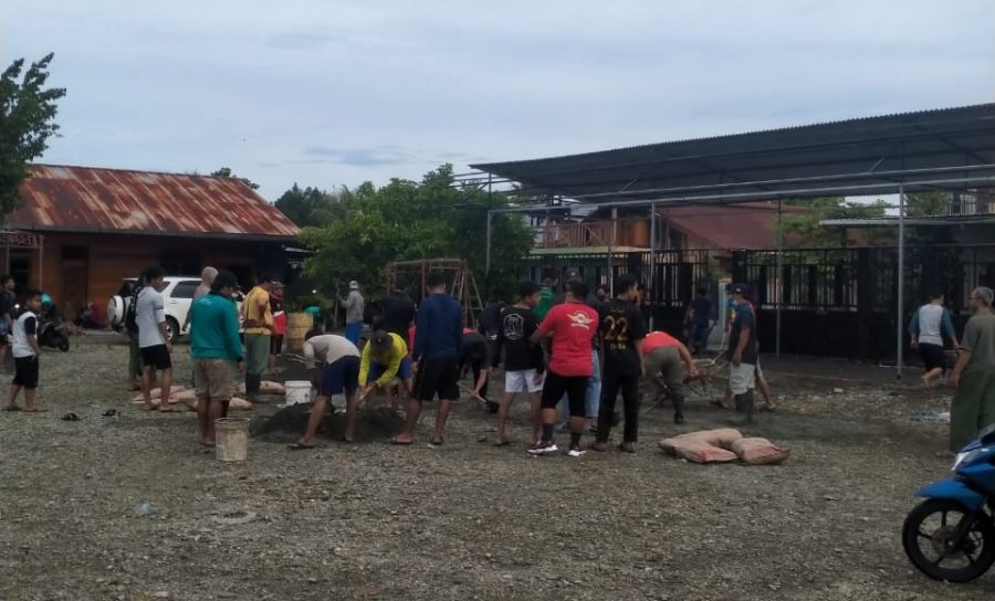 Gotong royong LDII Mimika Bersama Warga Ngecor Akses Jalan 