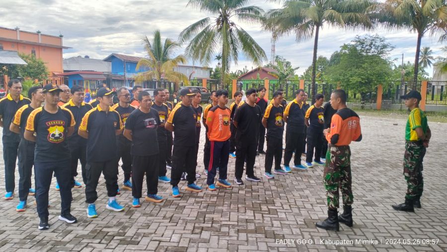 Latihan PBB Tingkatkan Disiplin Anggota Senkom Mimika