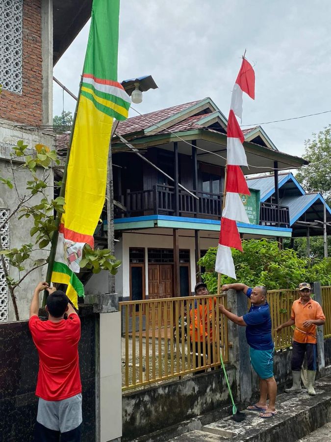LDII Bintuni Helat Kerja Bakti Bersihkan Lingkungan Masjid