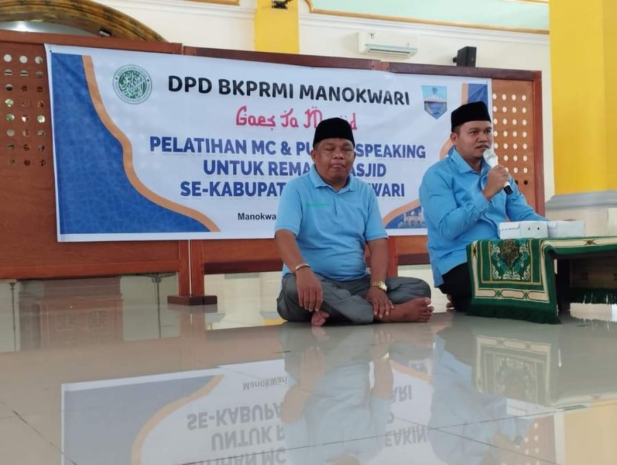 Remaja Masjid Al-Mubarok Binaan LDII Ikuti Pelatihan MC dan Public Speaking BKPRMI Manokwari  
