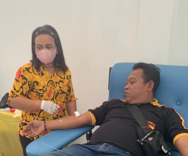 Senkom Mitra Polri Ikuti Donor Darah Dalam Rangka HUT Kota Manokwari ke-124