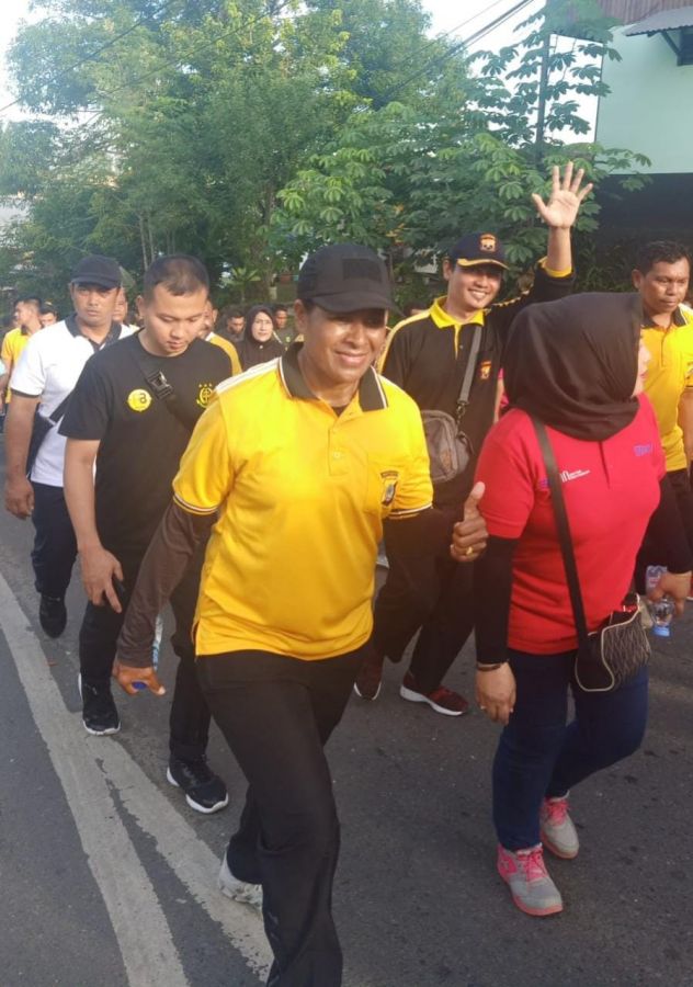 Senkom Mitra Polri Manokwari Ikuti Jalan Santai Meriahkan HUT Bhayangkara ke-76
