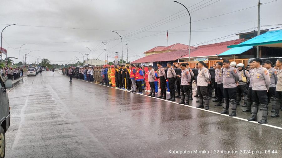Senkom Mitra Polri Mimika Bersama Personel Gabungan Ikuti Gladi Lapangan Sispamkota