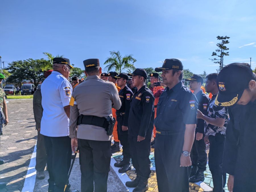 Senkom Papua Barat Ikuti Apel Operasi Lilin Mansinam 2022, Saat Sidak Kapolda Pastikan Kesiapan Angg